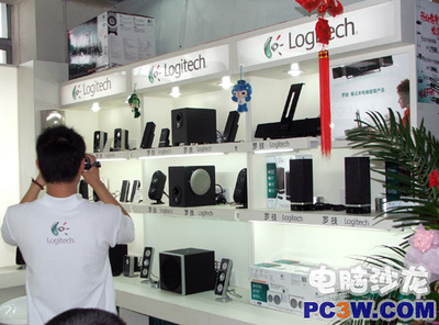 罗技携手锐光，声动江城 武汉锐光数码专卖新店开业，共绘音频新篇章